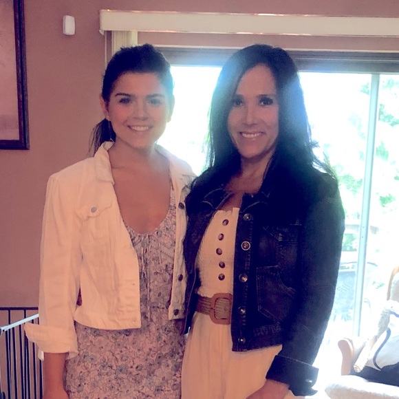 Meet your Poshers, Patty and Angelina! Mother/daughter duo🥰 - Picture 2 of 9